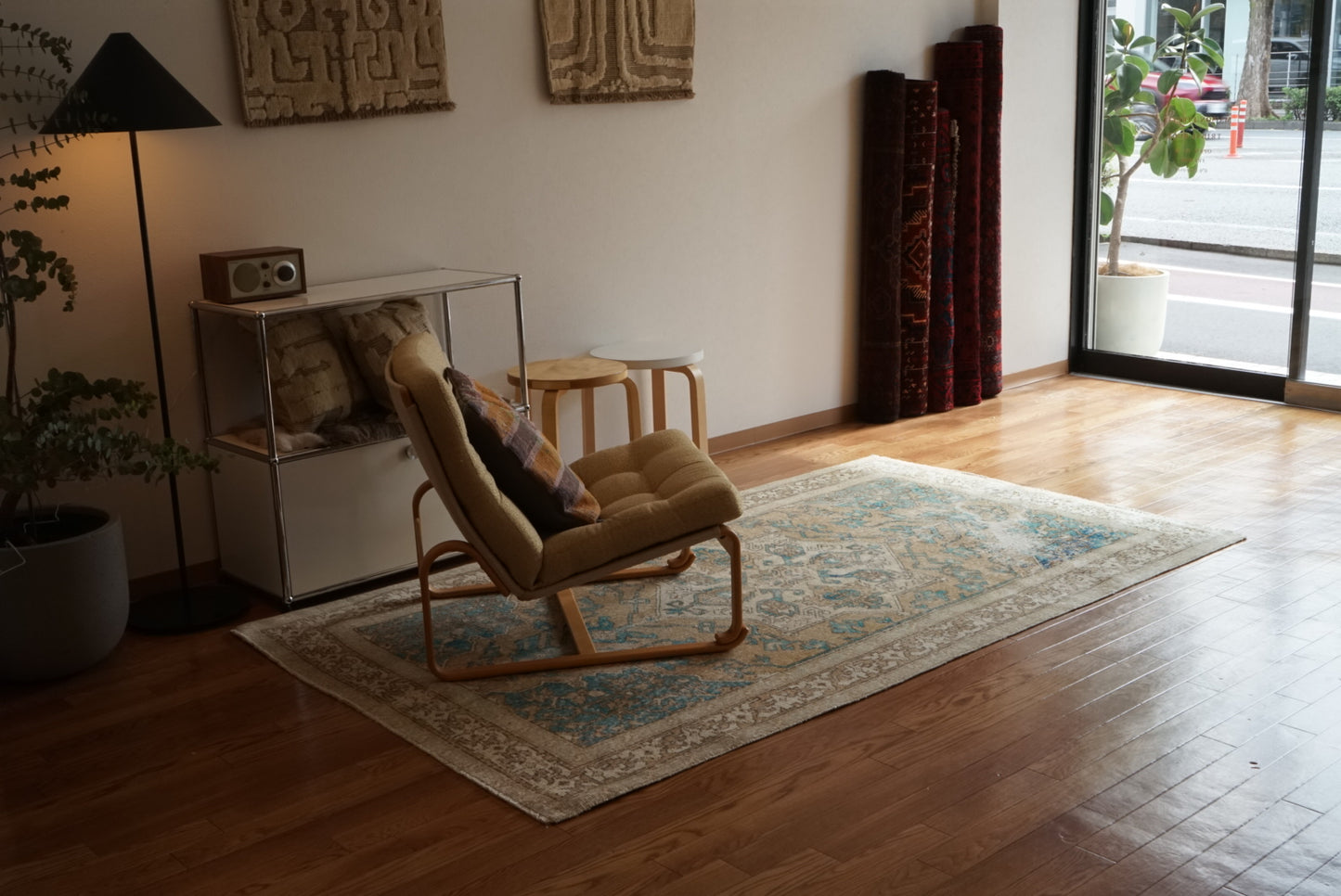 Türkiye Old Oushak Beige , Blue , Medallion 1960年代 227 × 132cm No.TR25454