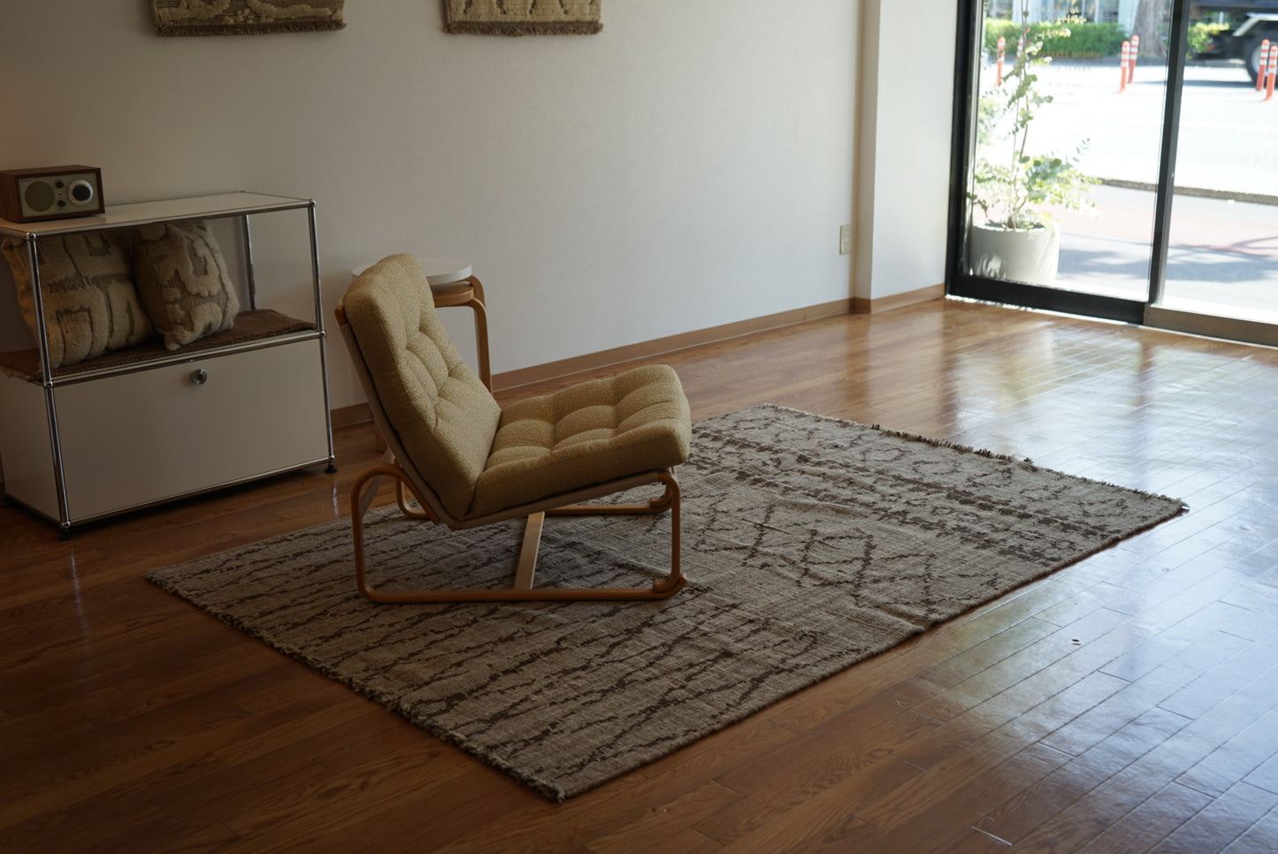 店頭販売 ORIGINAL IRAN QASHQAI KILIM " TRIBE " 204 × 142 cm