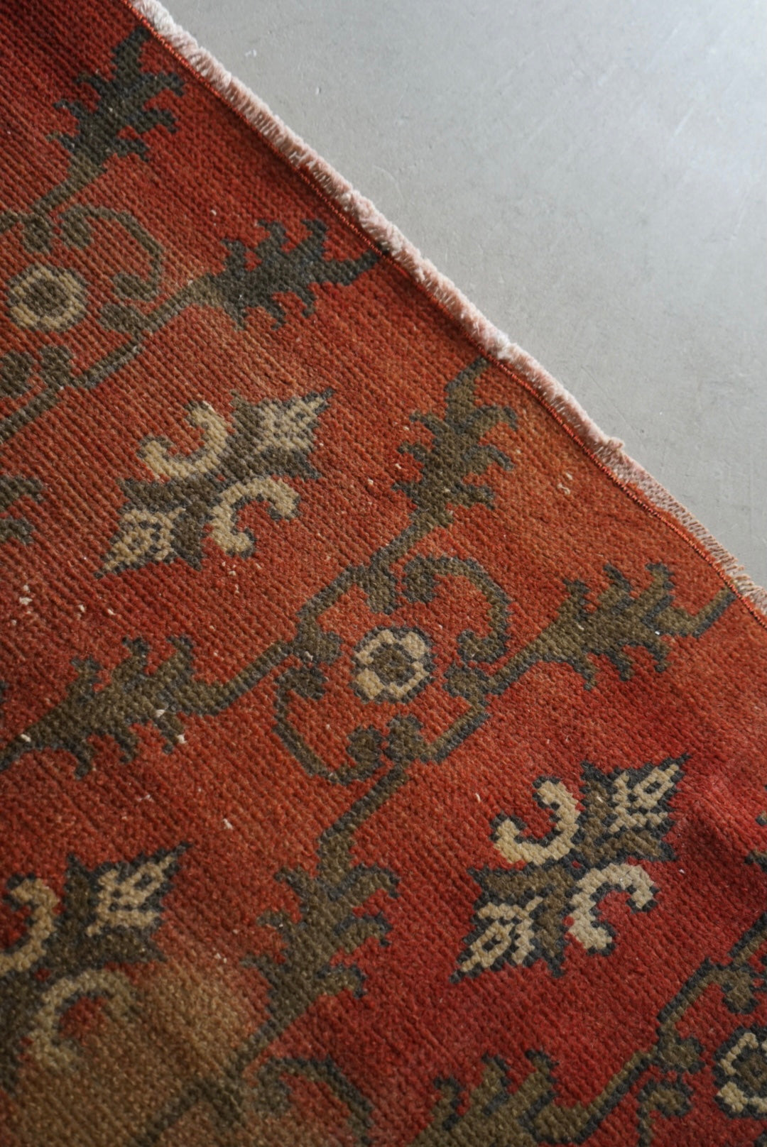 TURKEY OLD ISPARTA BLOOD ORANGE 1970年代 172 × 86 cm No.TR25150