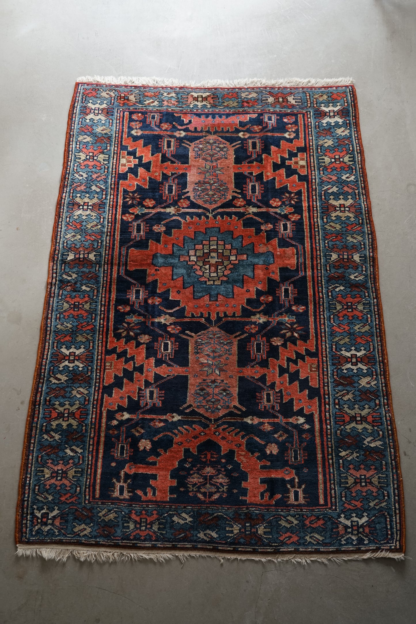 店頭販売 IRAN ANTIQUE BAKHTIARI 1820-1840年代 151 × 101 cm