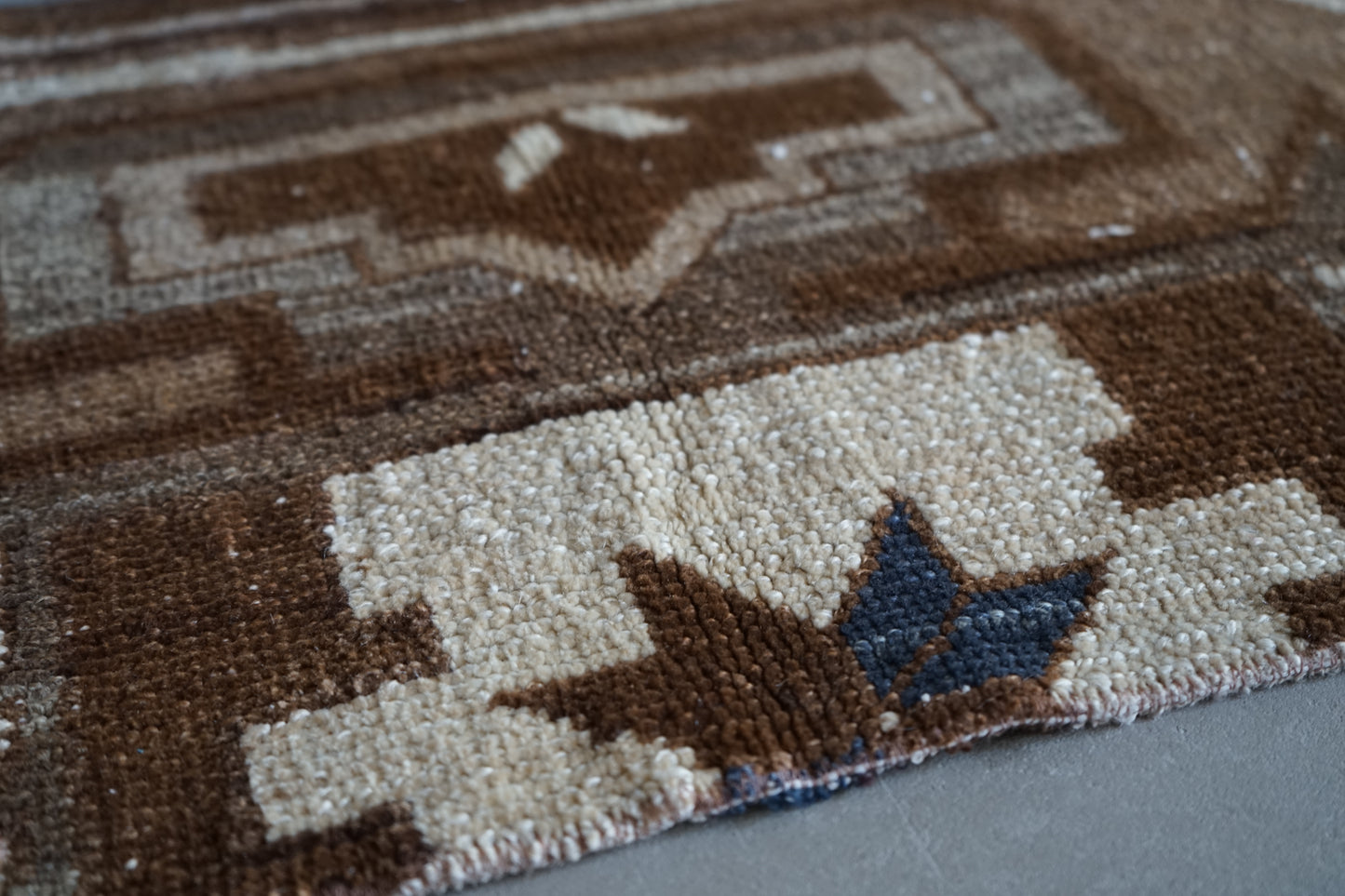 TURKEY OLD BROWN RUNNER SMALL SIZE 1970年代 130 × 43 cm No.TR25218