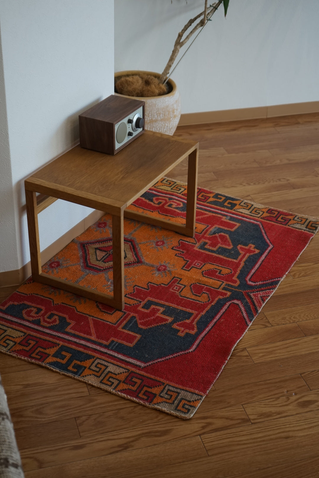 Türkiye Old Oushak Red Small Size 1970年代 120 × 75 cm No.TR25221