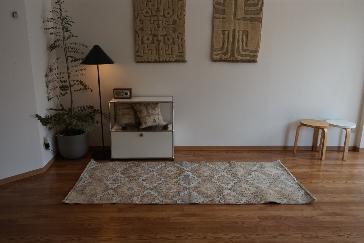 Türkiye Old Isparta Runner Beige , Blue Mix 1970年代 229 × 98 cm No.TR25471