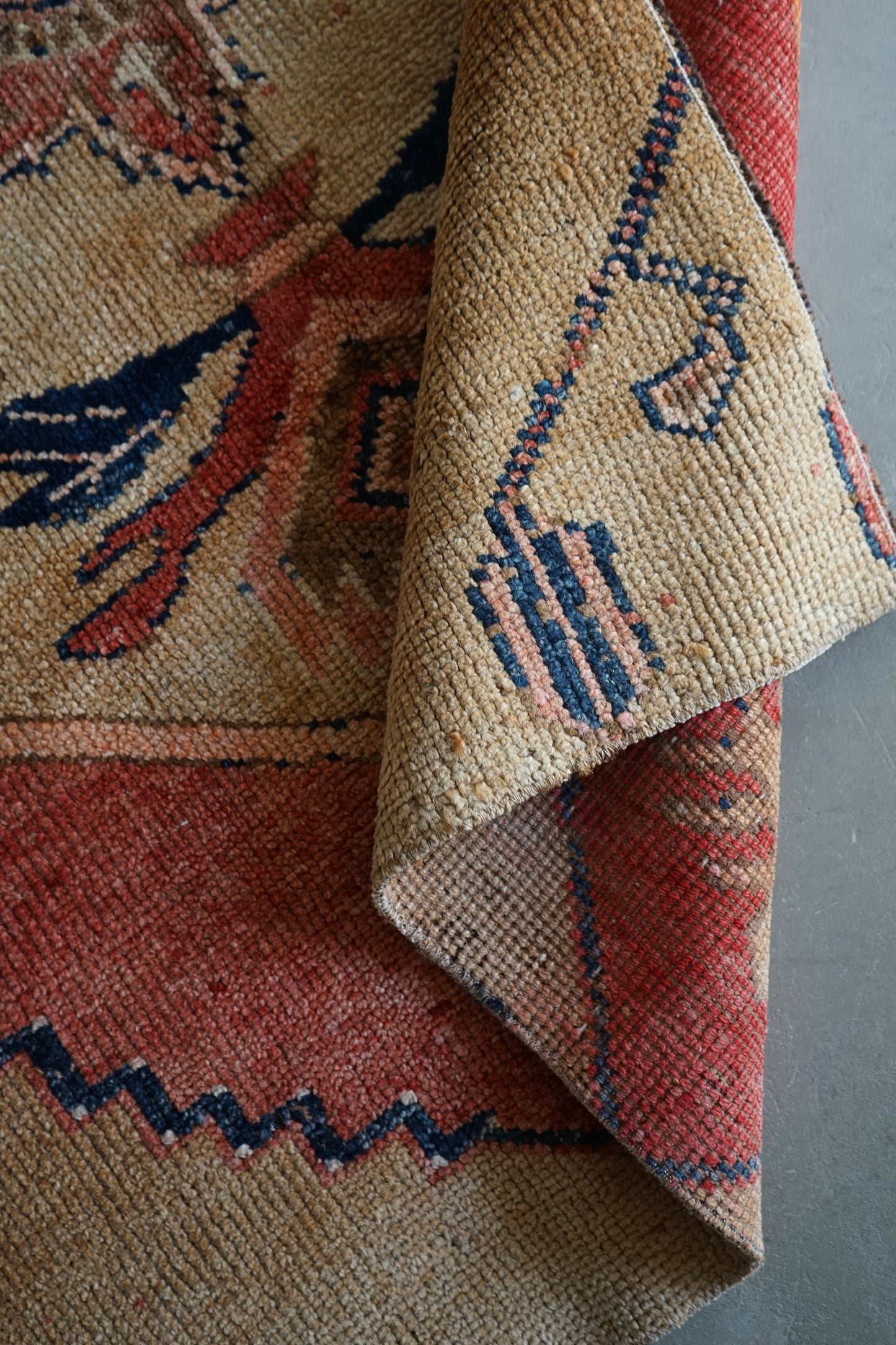 TURKEY OLD ISPARTA ORIENTAL BEIGE SMALL SIZE 124 × 73 cm No.TR25215