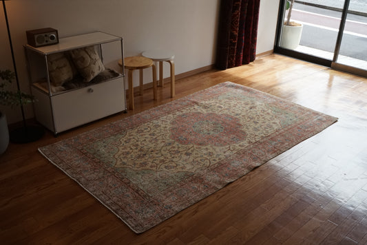 Türkiye Old Isparta Beige , Red , Green Medallion 1960年代 244 × 142 cm No.TR25455