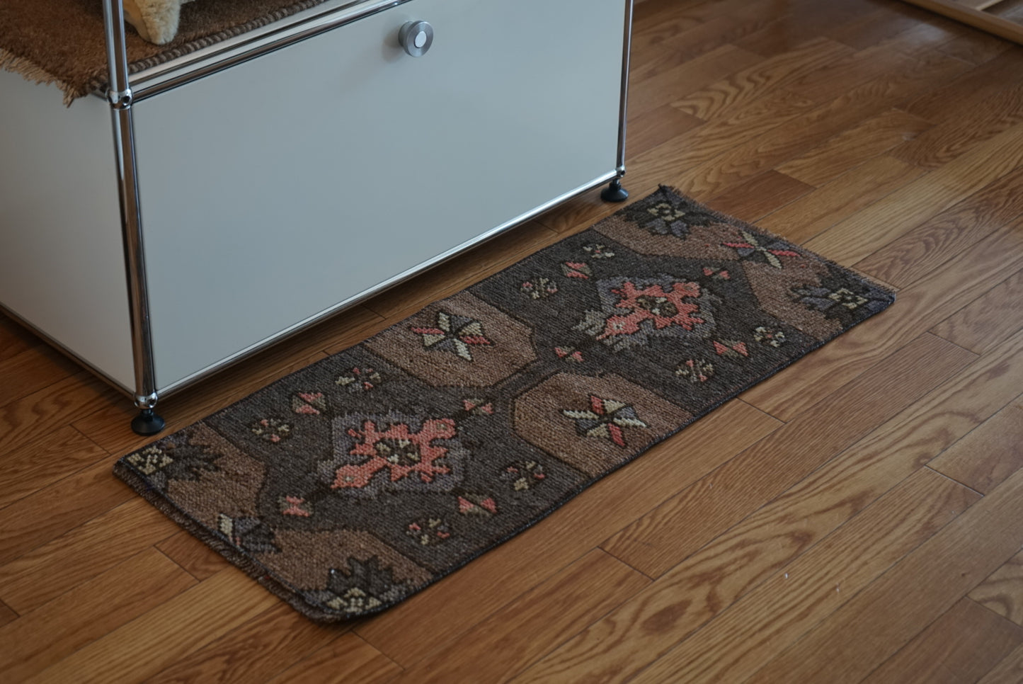 Türkiye Old Oushak Brown , Gray Medallion Runner 1970年代 80.5 × 50 cm No.TR25416