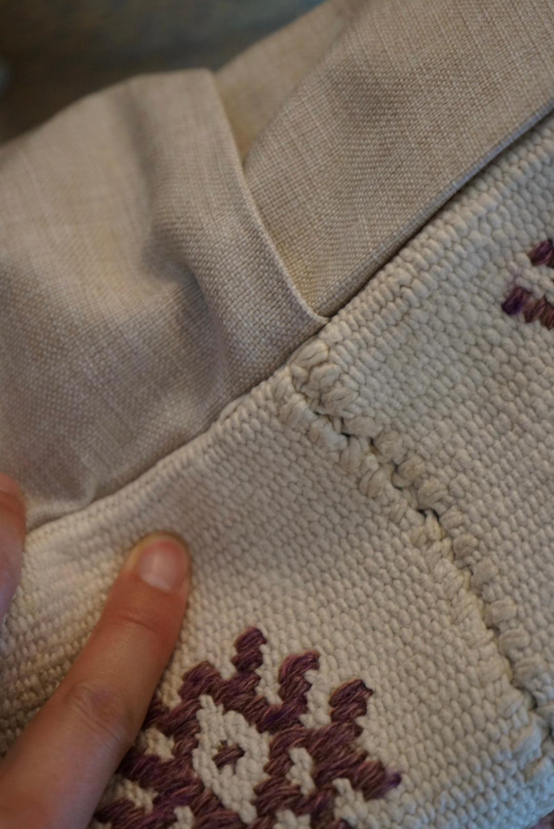 Türkiye Old Kilim Cushion Cover Ivory , Beige , Orange Tribal Patchwork Design 45 × 45 cm No.TR25570 / 送料無料・羊毛手織りキリム