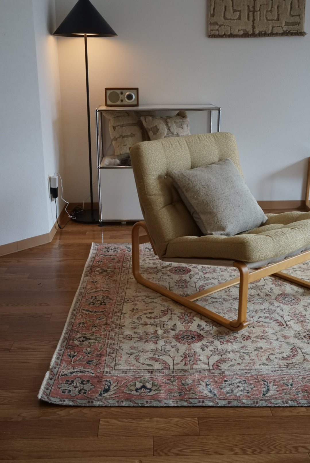 Türkiye Old Isparta Floral Pink , Beige 1970年代 250 × 154 cm No.TR25496 / 国内送料無料