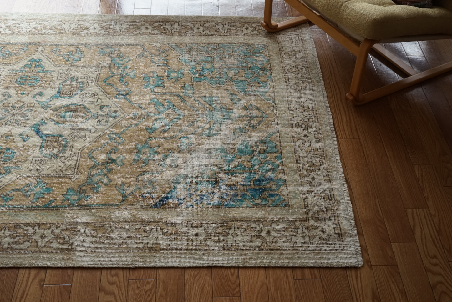 Türkiye Old Oushak Beige , Blue , Medallion 1960年代 227 × 132cm No.TR25454