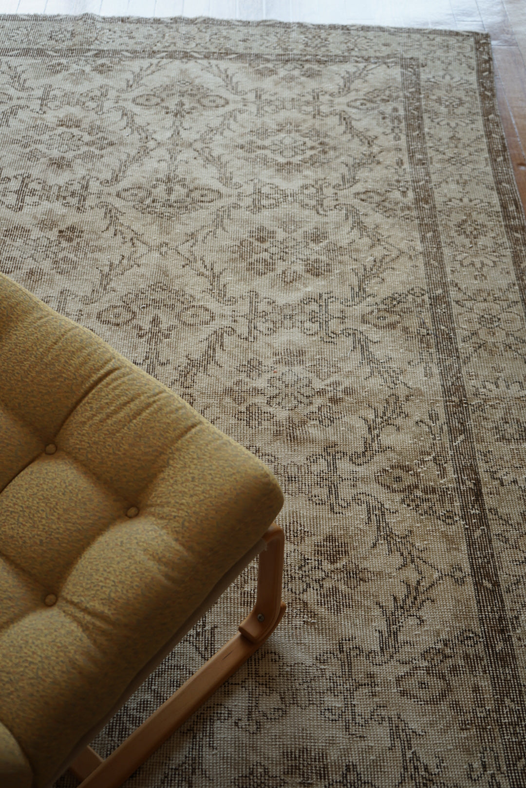 Türkiye Old Isparta Beige Floral 1970年代 272 × 152 cm No.TR25351