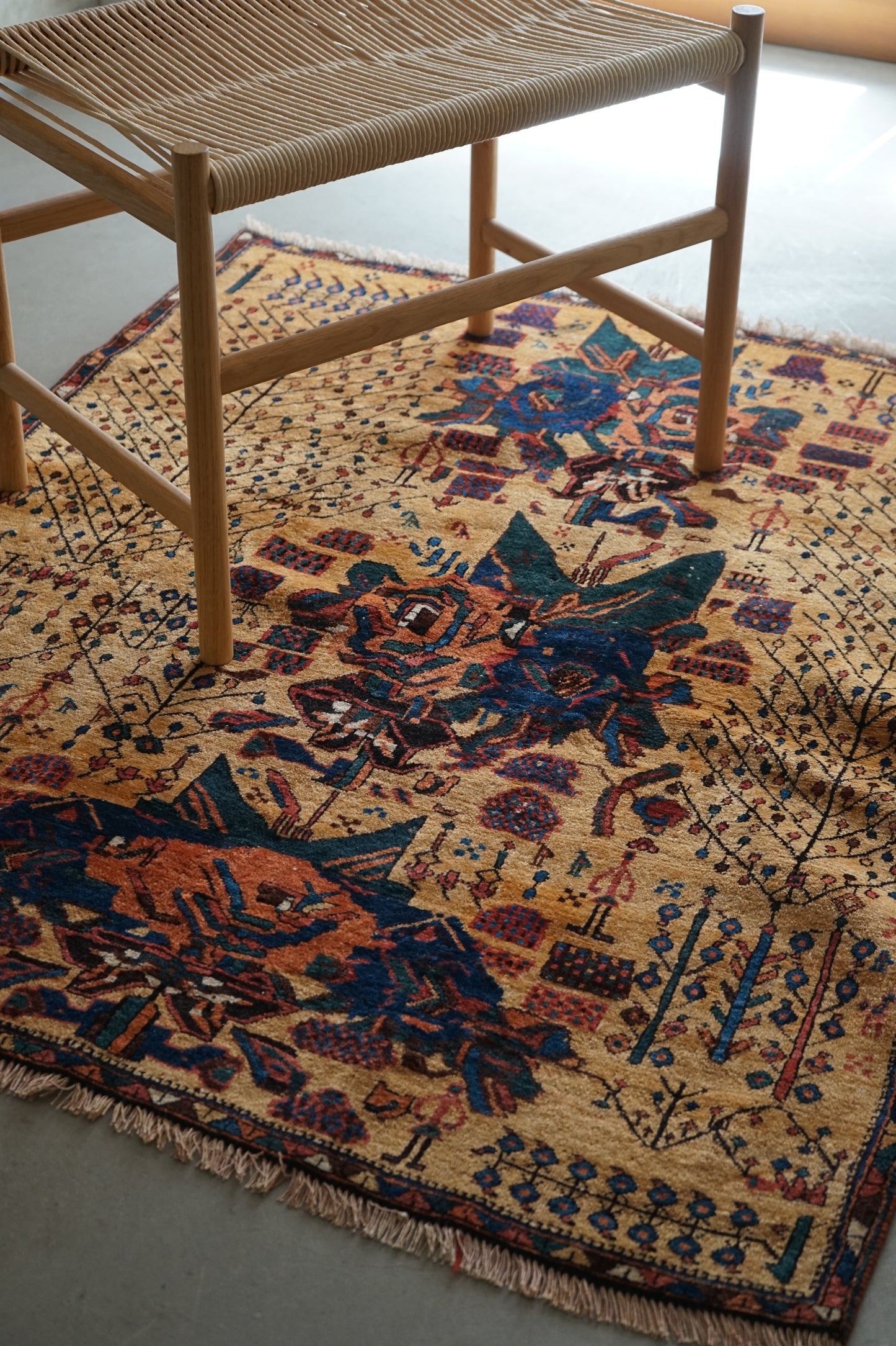 店頭販売 IRAN ANTIQUE QASHQAI SHIRAZ NEYRIZ 1770年代 114 × 129 cm