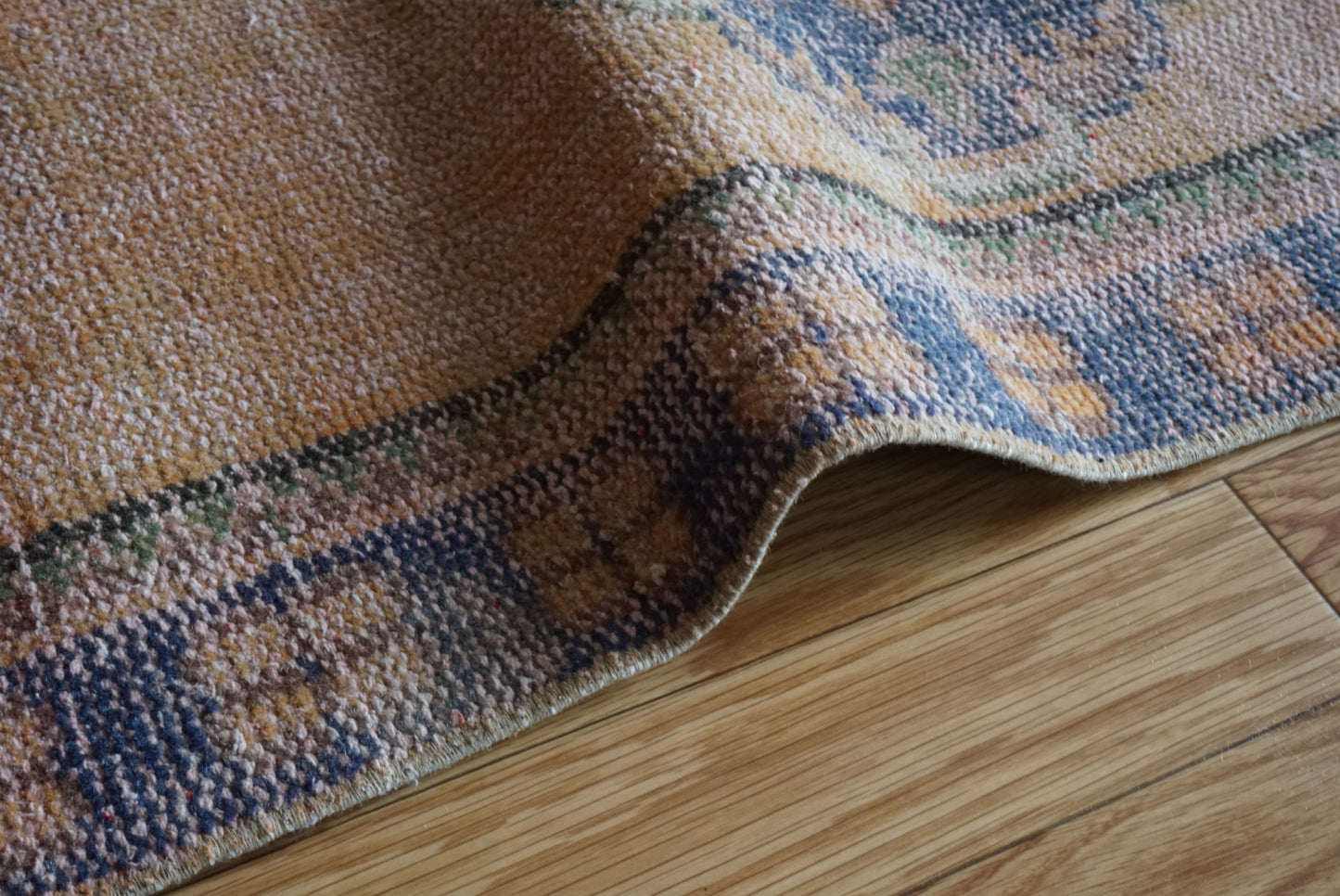 Türkiye Old Oushak Pink , Navy 1970年代 120.5 × 72 cm No.TR25498 / 国内送料無料