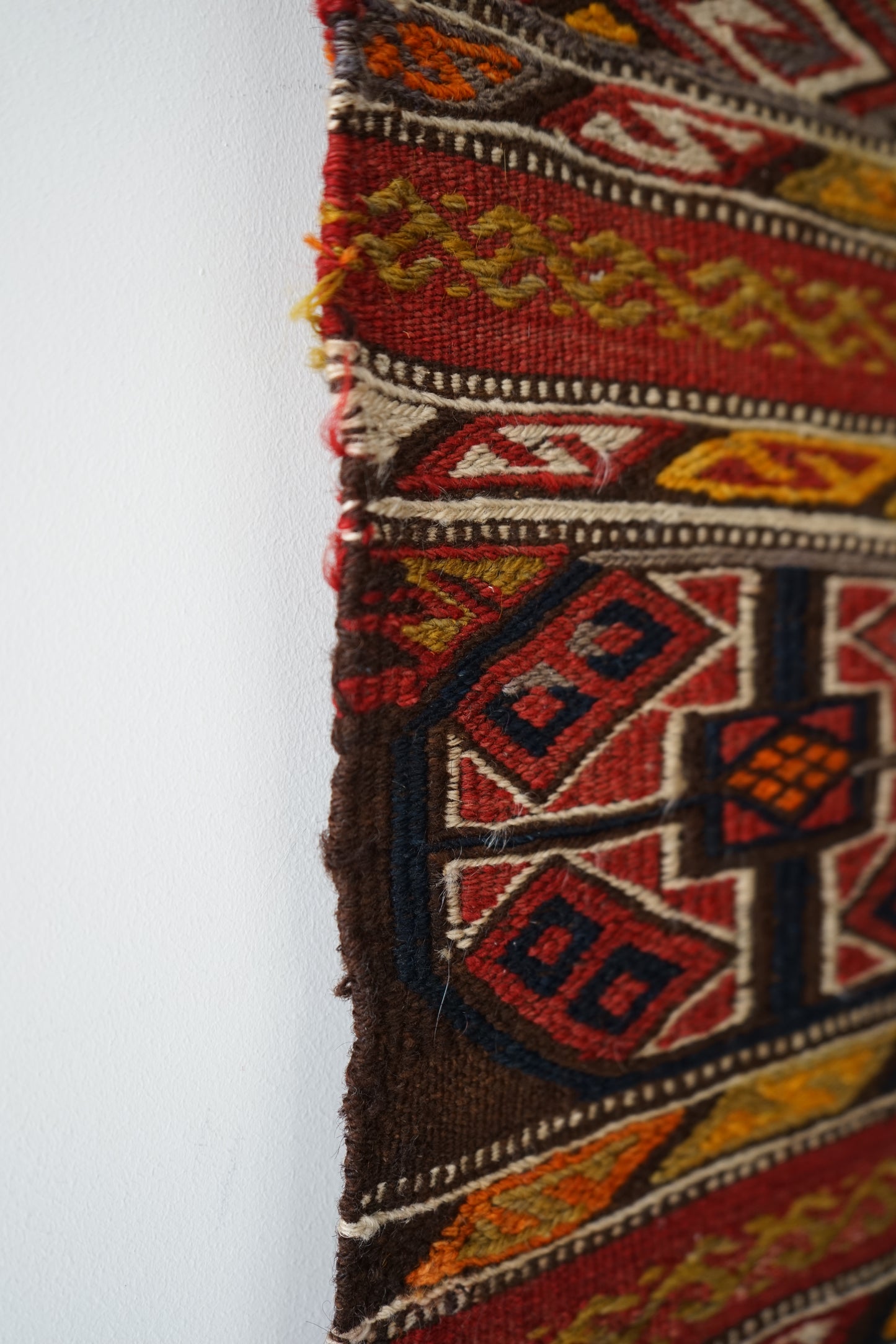 EASTERN TURKEY VINTAGE KURDISTAN KILIM 1965-1970年代 92 × 81 cm