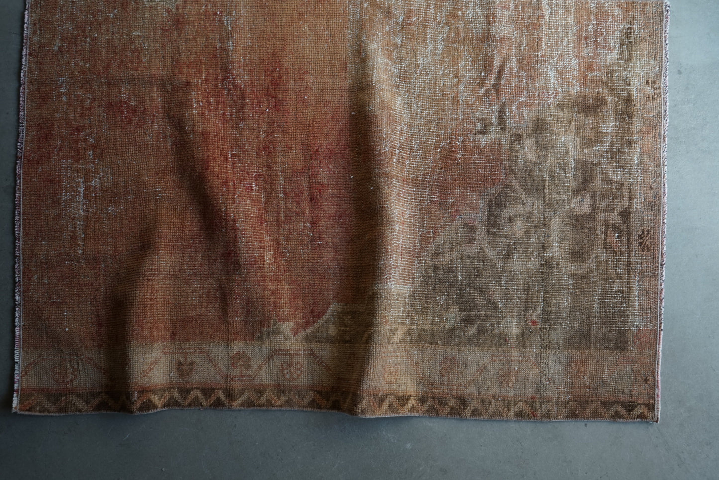 Türkiye Old Oushak Orange Prayer Small size 1970年代 129 × 81 cm No.TR25237