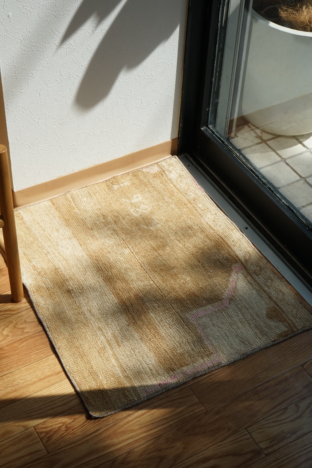 Türkiye Vintage Oushak Beige , Pink ,1989年代 69.5 × 58 cm No.TR25512 / 国内送料無料・羊毛手織り絨毯
