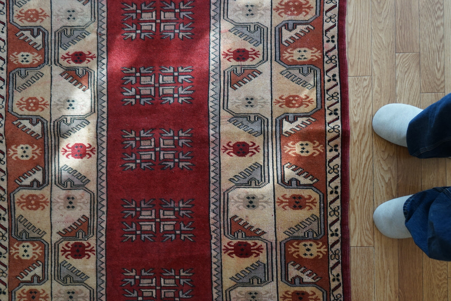 Türkiye Old Anatoria Beige , Red 1960年代 178 × 123 cm No.TR25552 / 国内送料無料・羊毛手織り絨毯