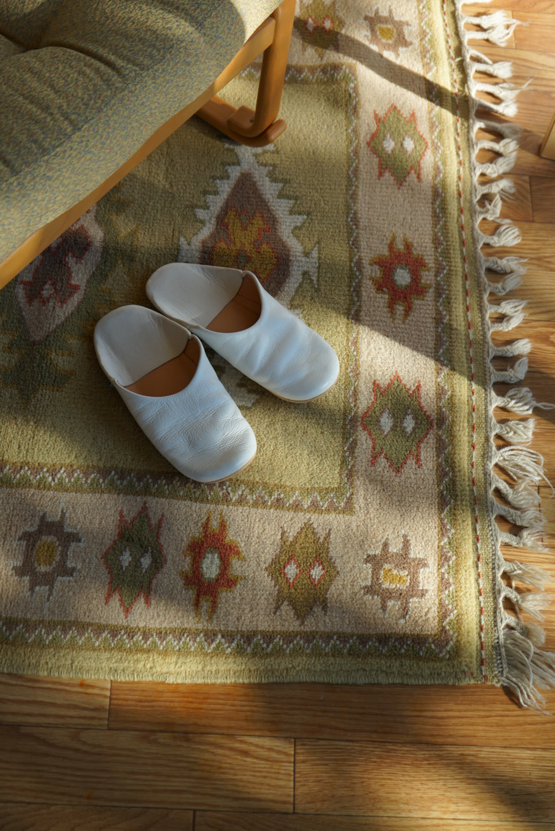 Türkiye Old Milas Square Yellow Beige 1950-1960年代 106 × 106 cm / 国内送料無料・羊毛手織り絨毯