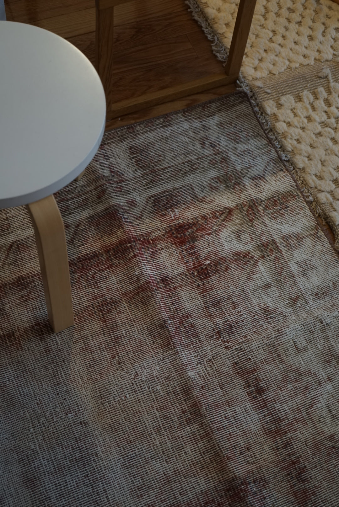 Türkiye Old Oushak Shabby Red 1970年代 110 × 80 cm No.TR25371