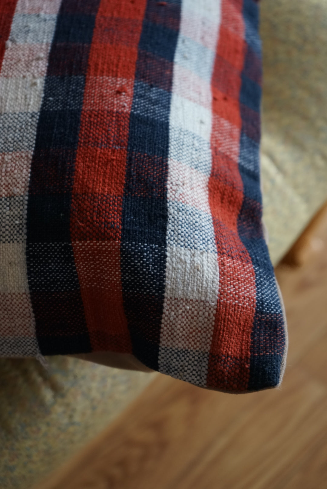 Türkiye Old Kilim Cushion Cover Navy , White , Red Mix Color Checker Design 50 × 50 cm No.TR25525 / 国内送料無料・羊毛手織りキリム