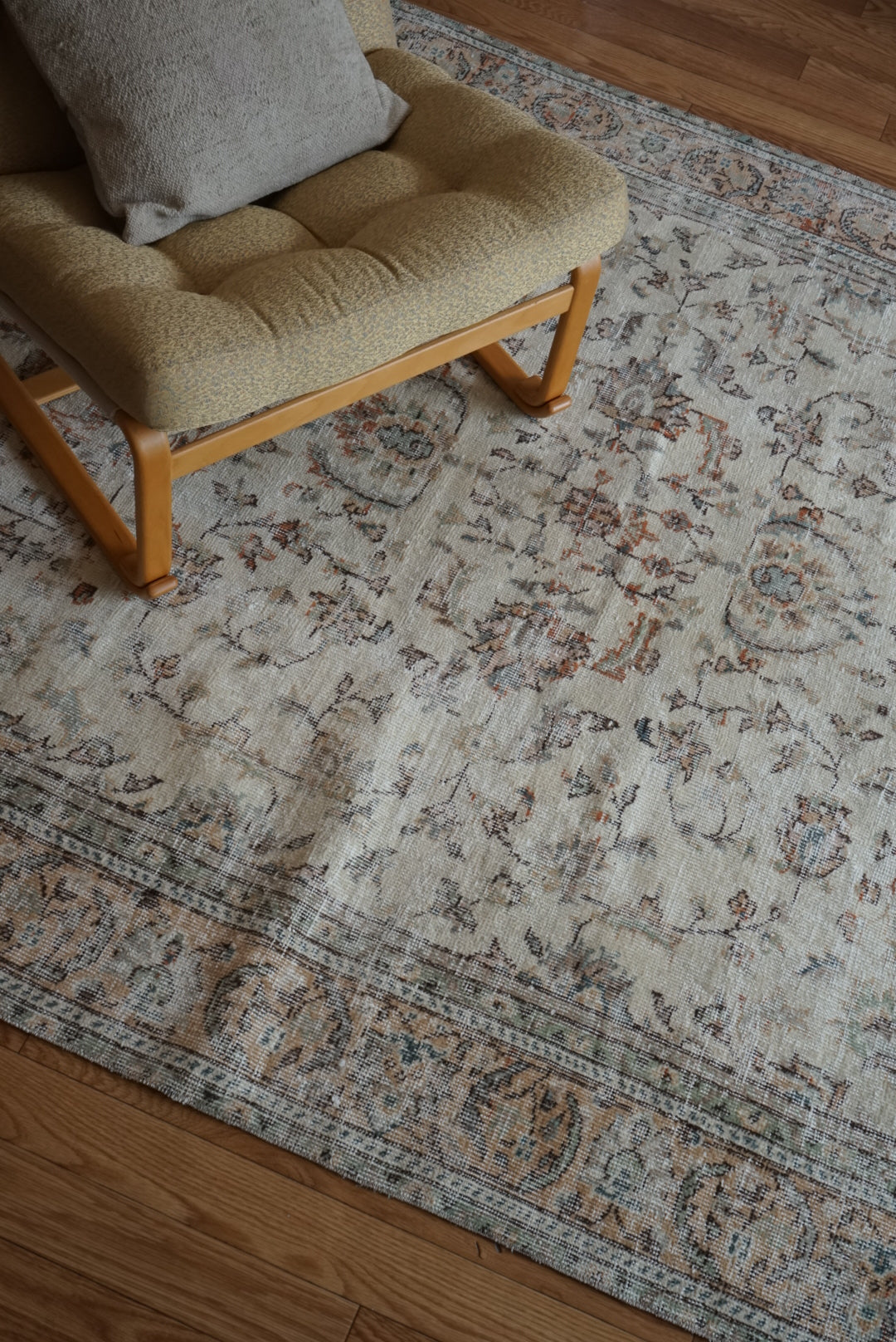 Türkiye Old Isparta Ivory , Orange Flower 1970年代 242 × 164.5 cm No.TR25504 / 国内送料無料