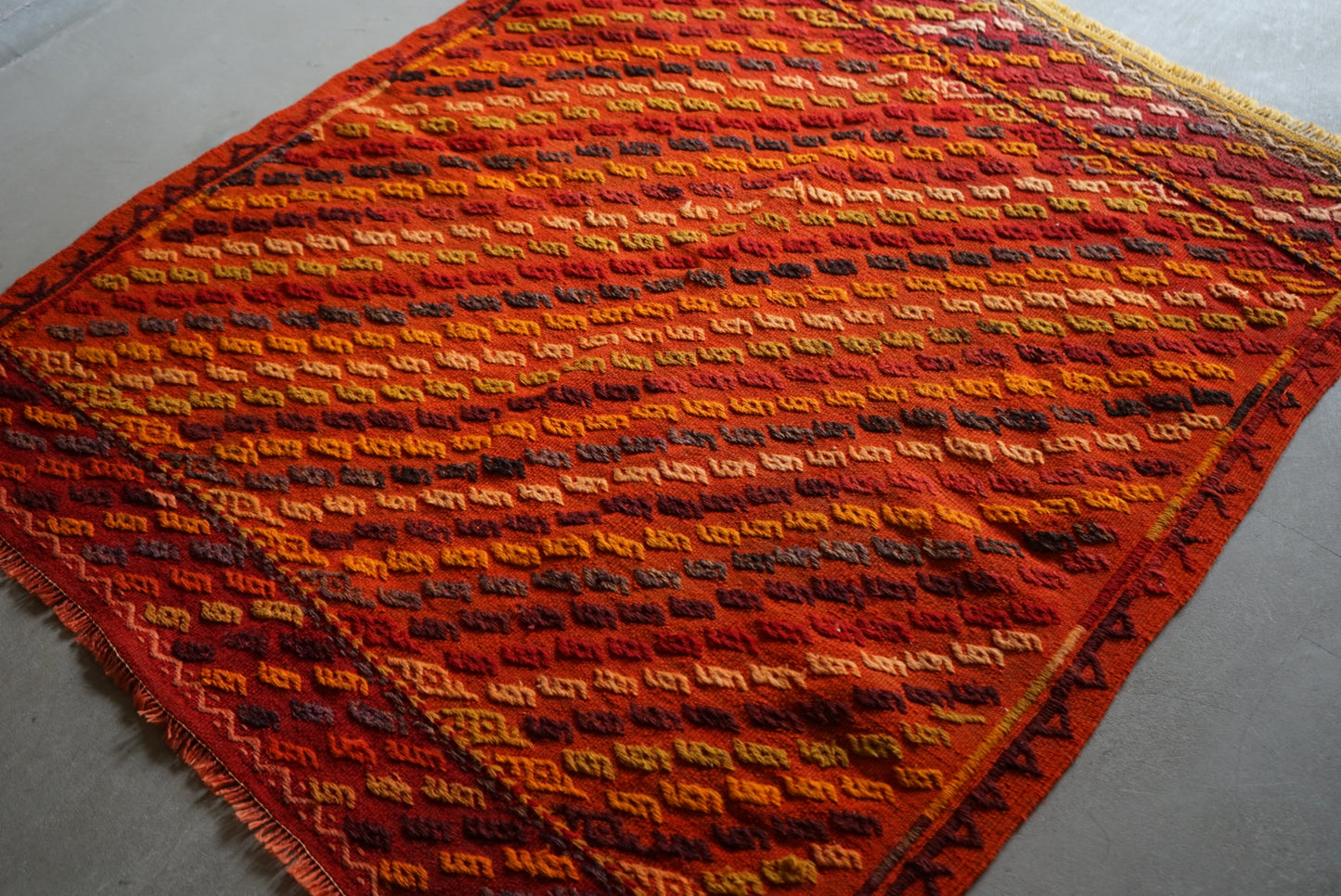 Türkiye Old Konya Jajim Orange 1960年代 121 × 109 cm No.TR25158