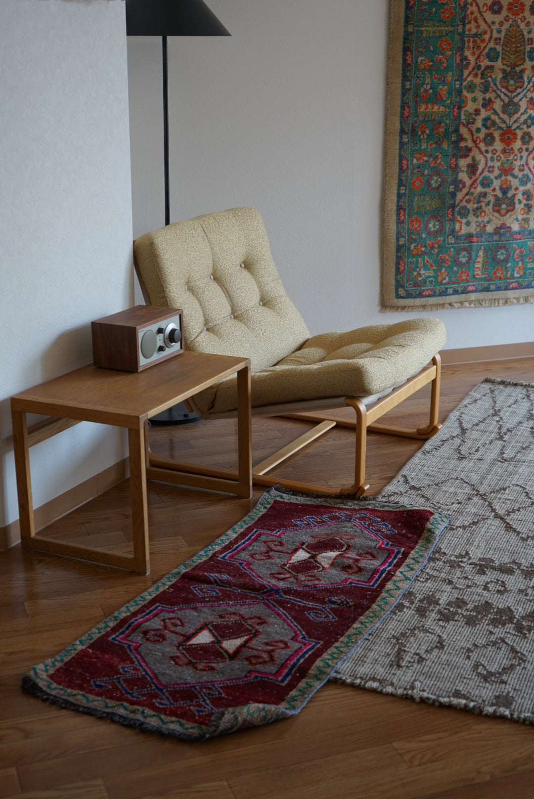 Türkiye Old Oushak Red , Green 1970年代 110.5 × 52 cm No.TR25541 / 国内送料無料・羊毛手織り絨毯