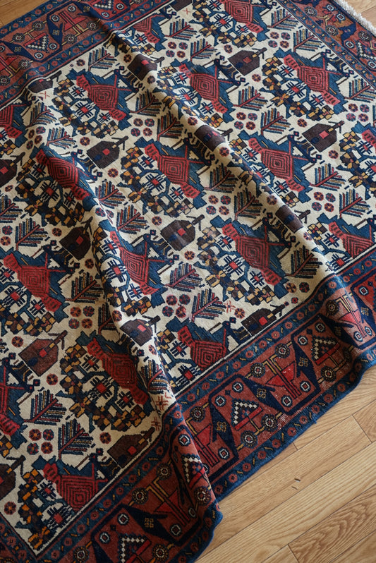店頭販売 IRAN ANTIQUE BAKHTIARI GAVAN BUSHES
1870年代 185.5 × 146 cm