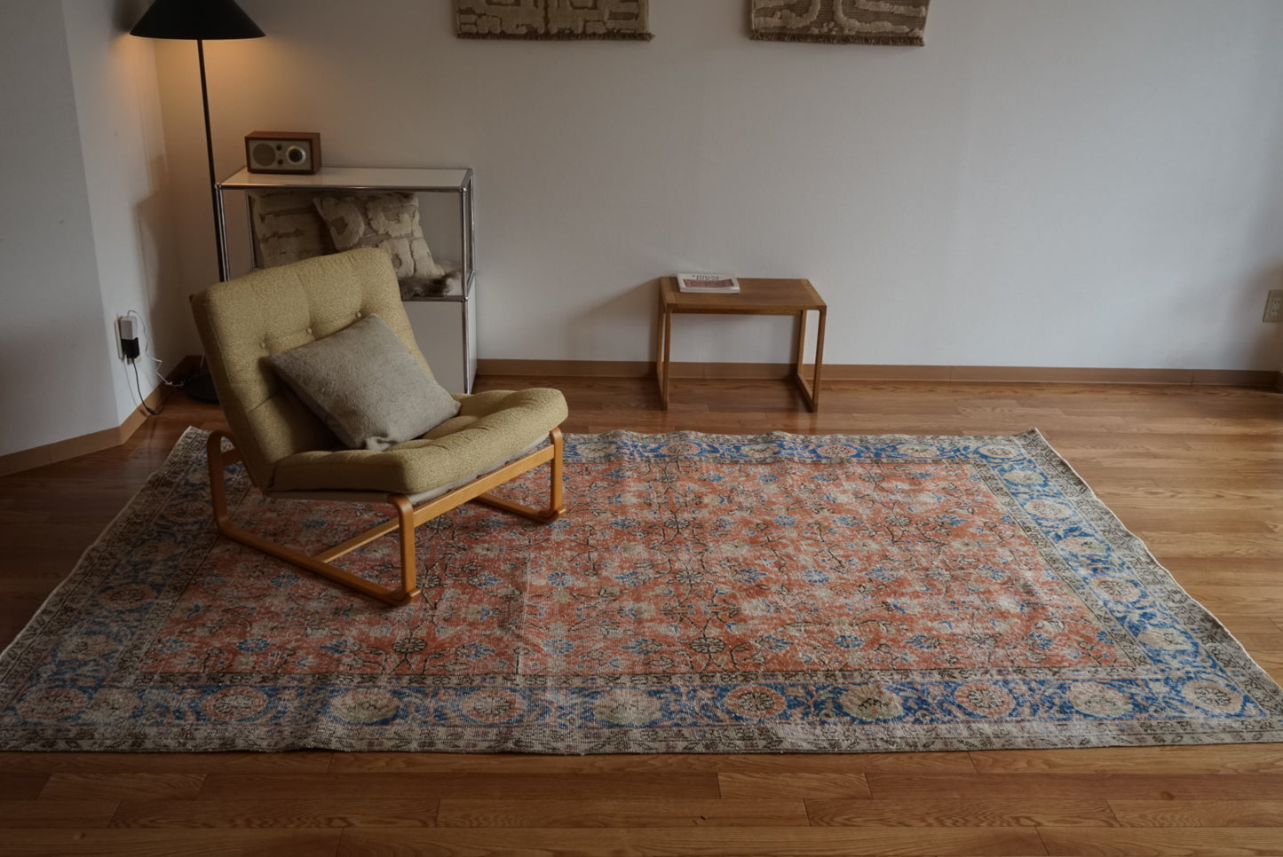 Türkiye Old Isparta Scarlet , Blue 1970年代 271.5 × 164 cm No.TR25507 / 国内送料無料・羊毛手織り絨毯