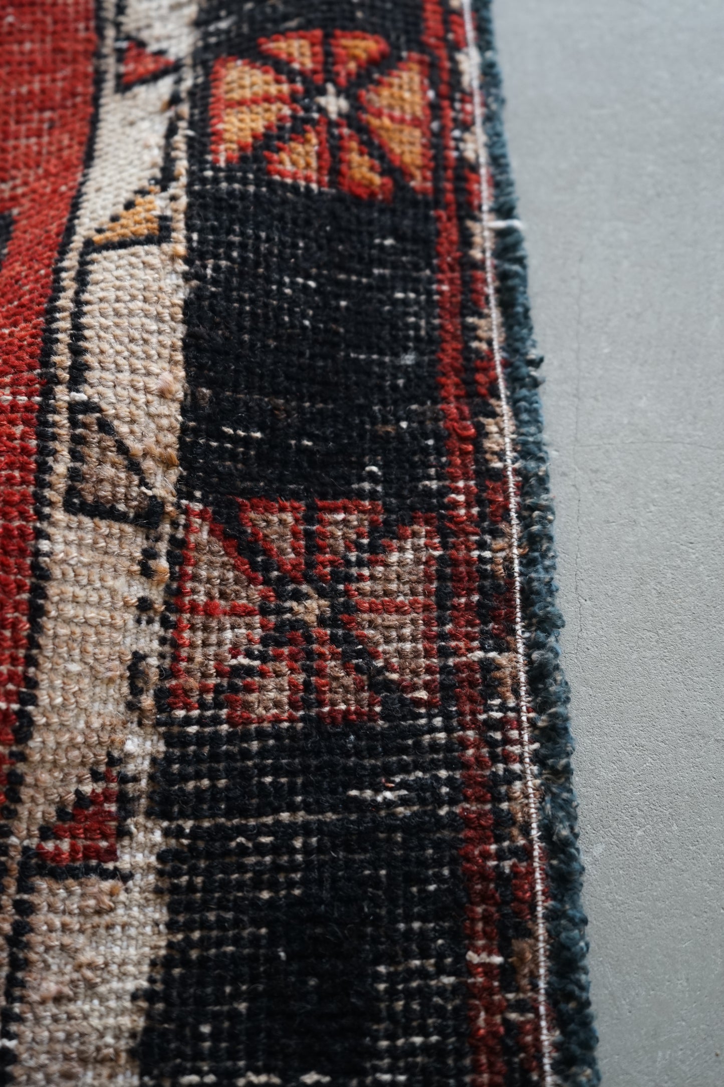 Türkiye Old Oushak Red Small Size 1970年代 103.5 × 102.5 cm No.TR25222