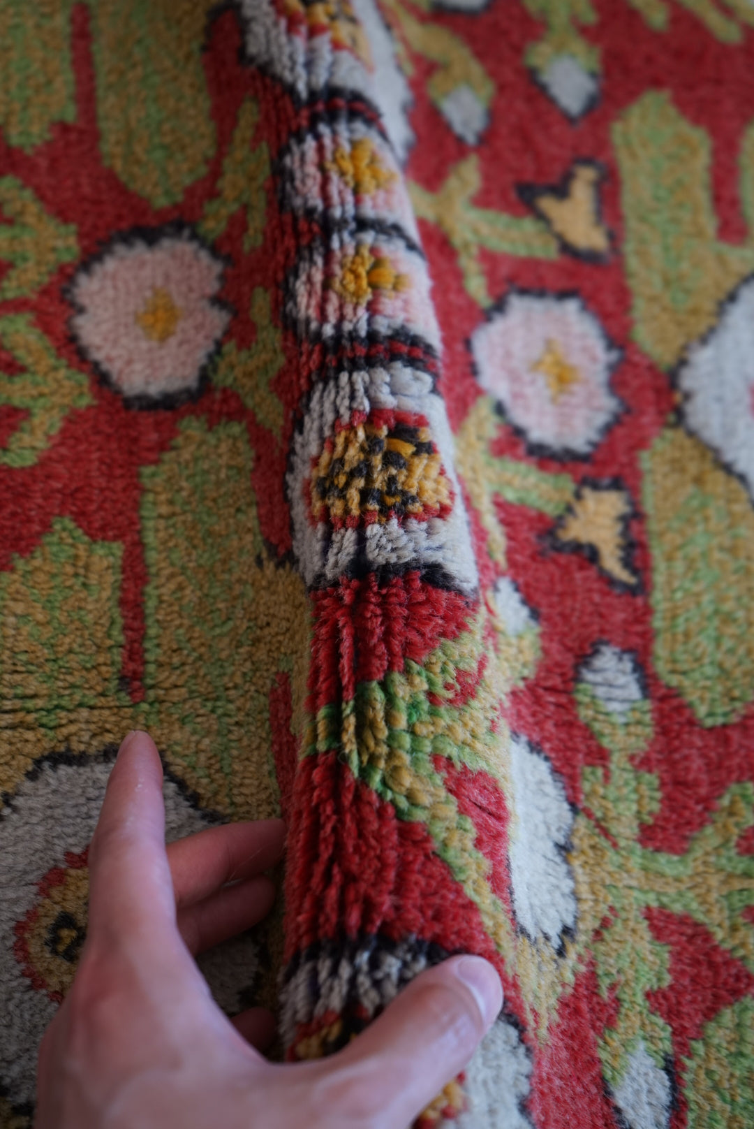 Türkiye Old Oushak Flower Red , Green , Yellow 1970年代 112 × 82.5 cm No.TR25430