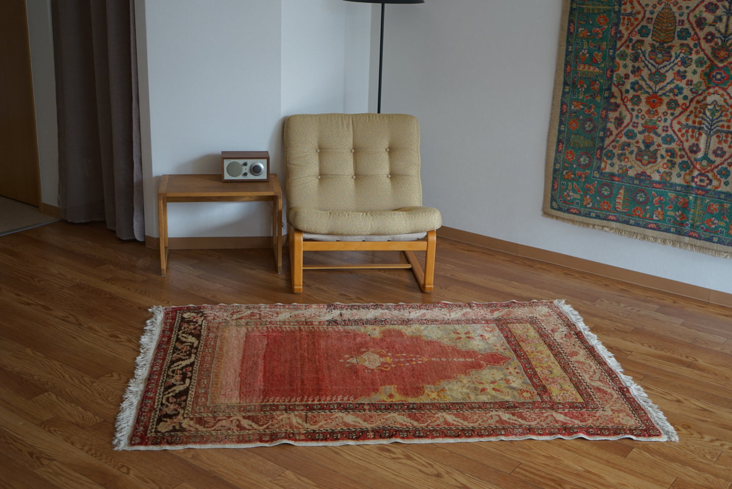 Tribal rug Türkiye Old Kayseri Prayer 1980年代 165 × 112 cm No.TR25535 / 国内送料無料・羊毛手織り絨毯