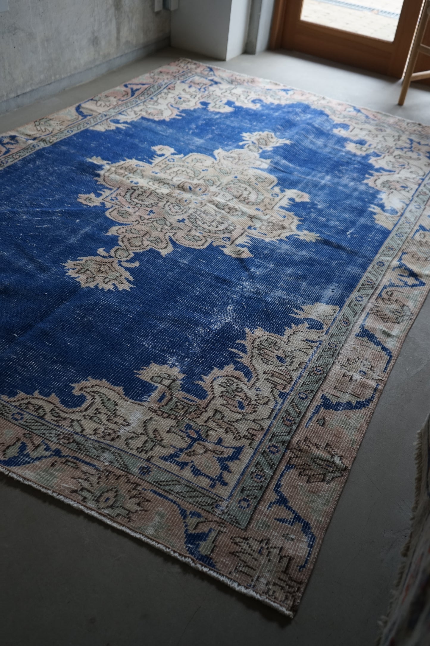 TURKEY OLD ISPARTA BLUE 1970年代 236 × 163 cm No.TR25205