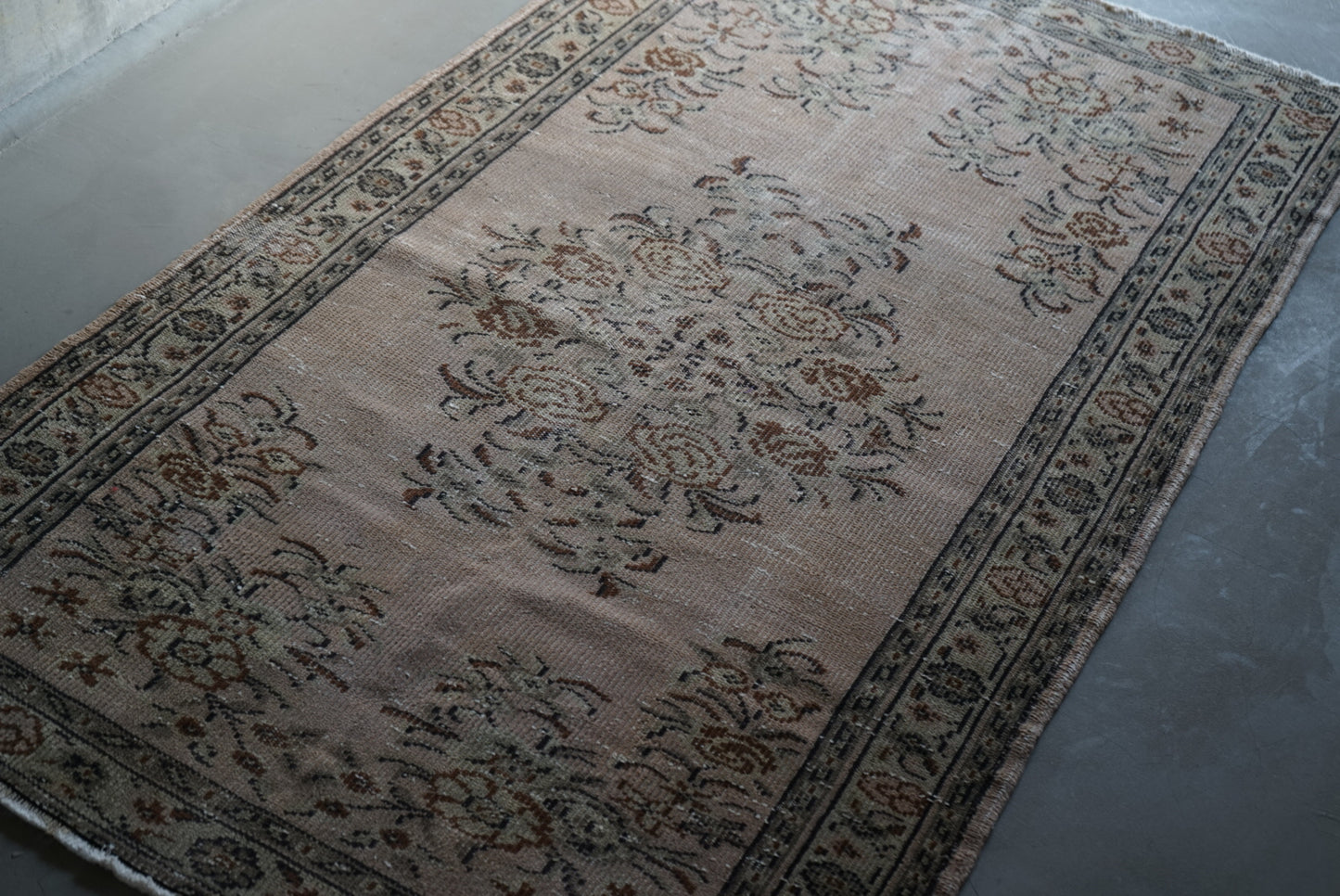 Türkiye Old Isparta Floral Rich Color Beige, Olive 1970年代 195 × 113 cm No.TR25259