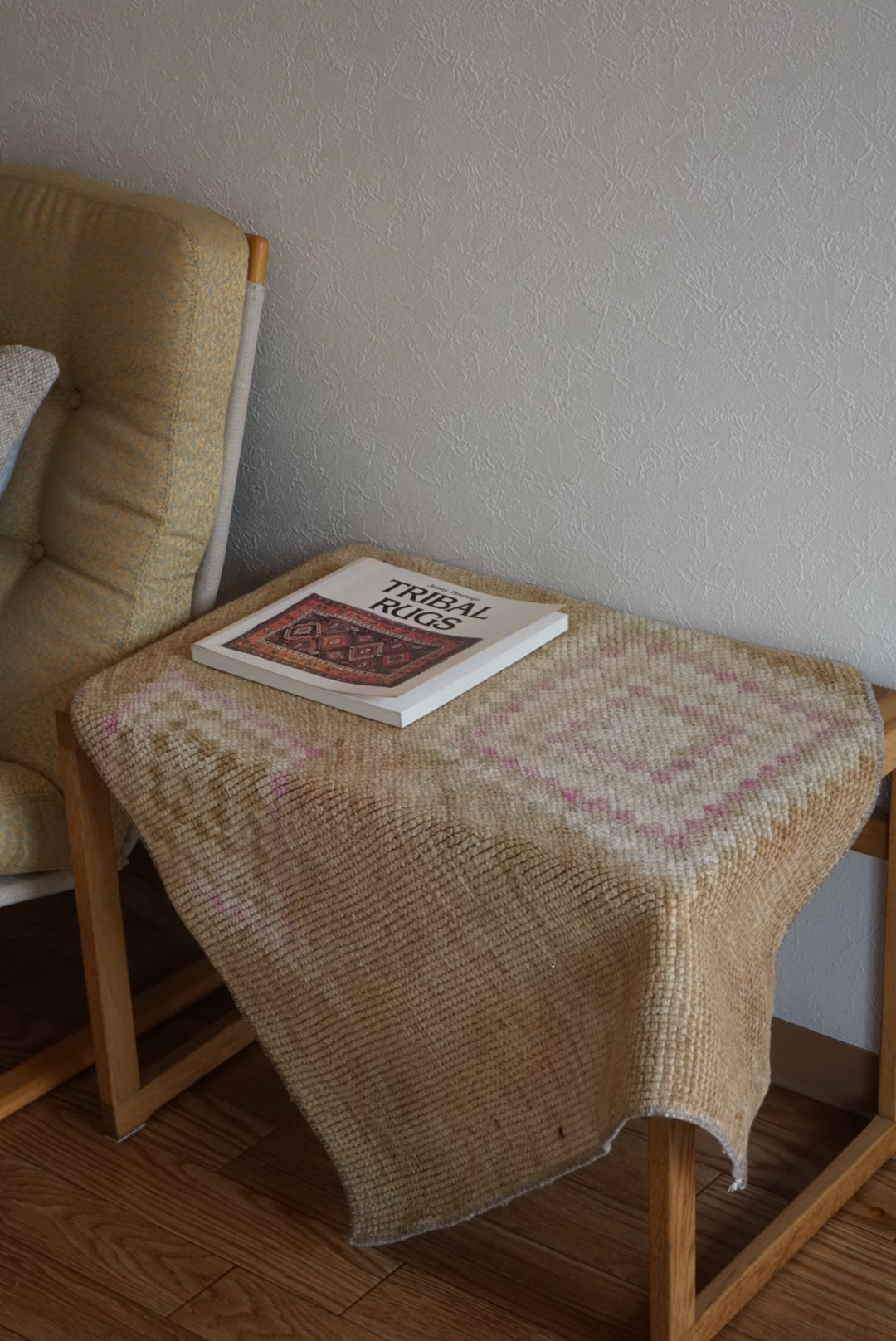 Türkiye Old Oushak Beige , Pink Diamond 1970年代 89 × 57 cm No.TR25501 / 国内送料無料