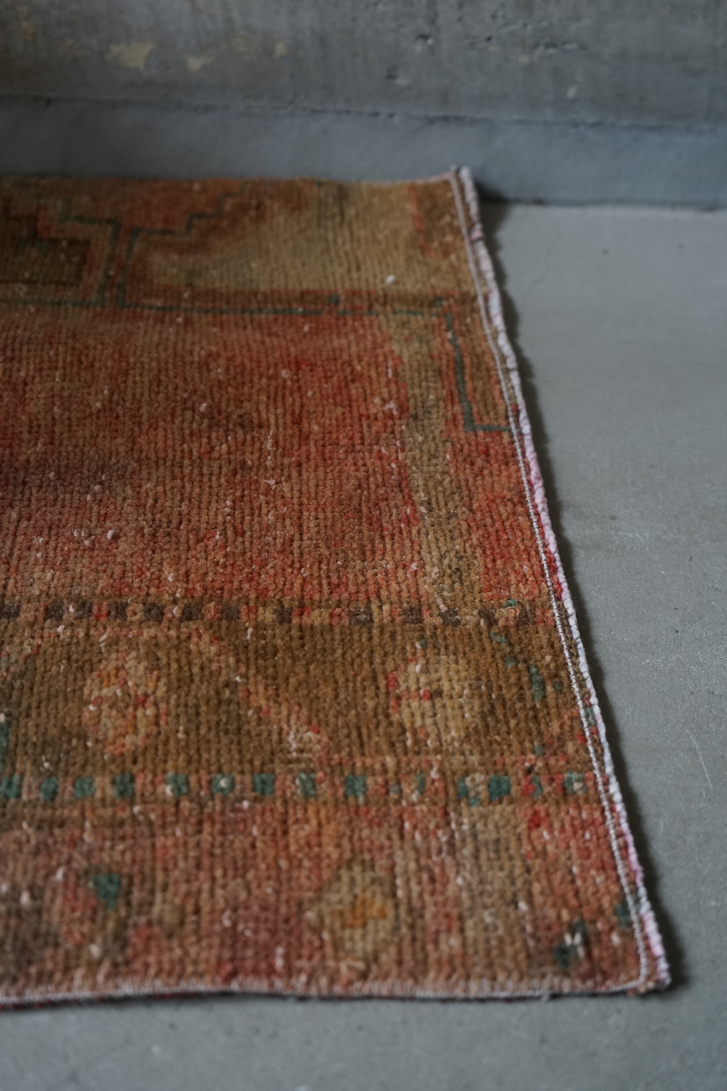 TURKEY OLD ISPARTA RUNNER 1970年代 132 × 51.5 cm No.TR25203