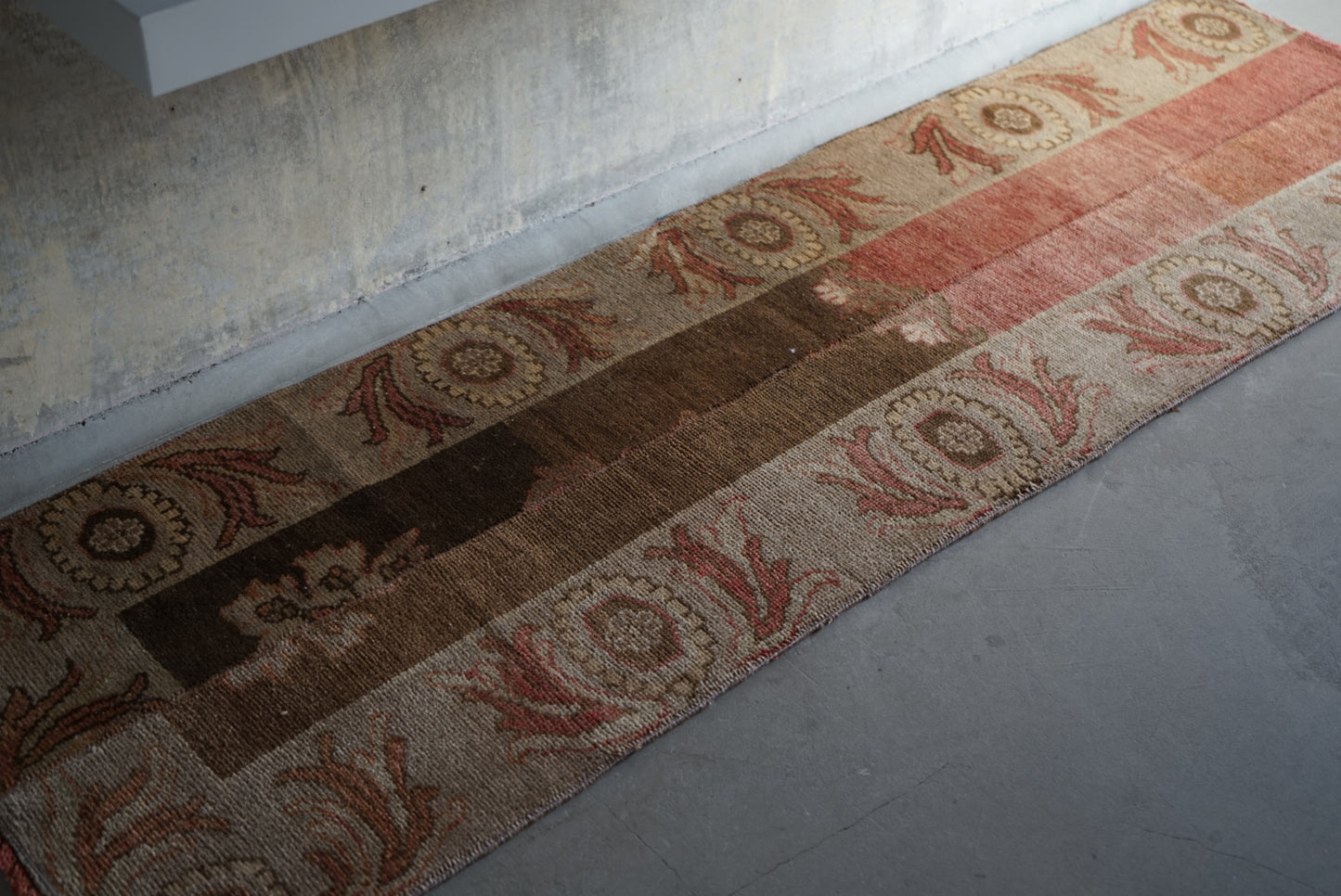 Türkiye Old Oushak Beige , Brown Runner 1970年代 166 × 50 cm No.TR25270