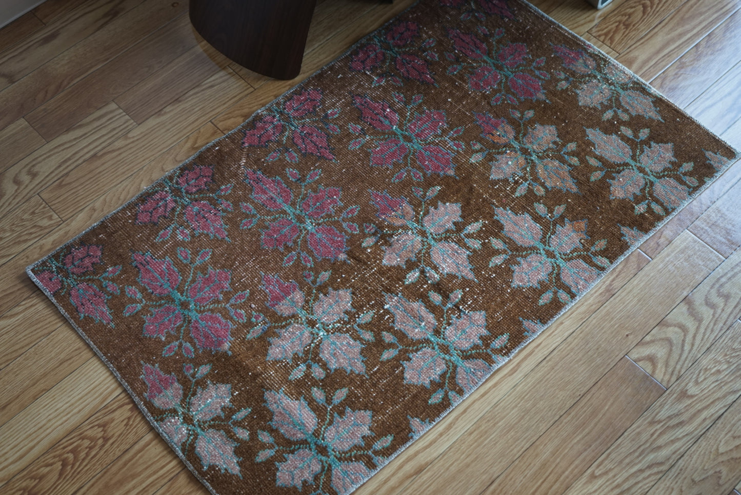 Türkiye Old Oushak Brown , Pink Flower 1960年代 96.5 × 60 cm No.TR25386