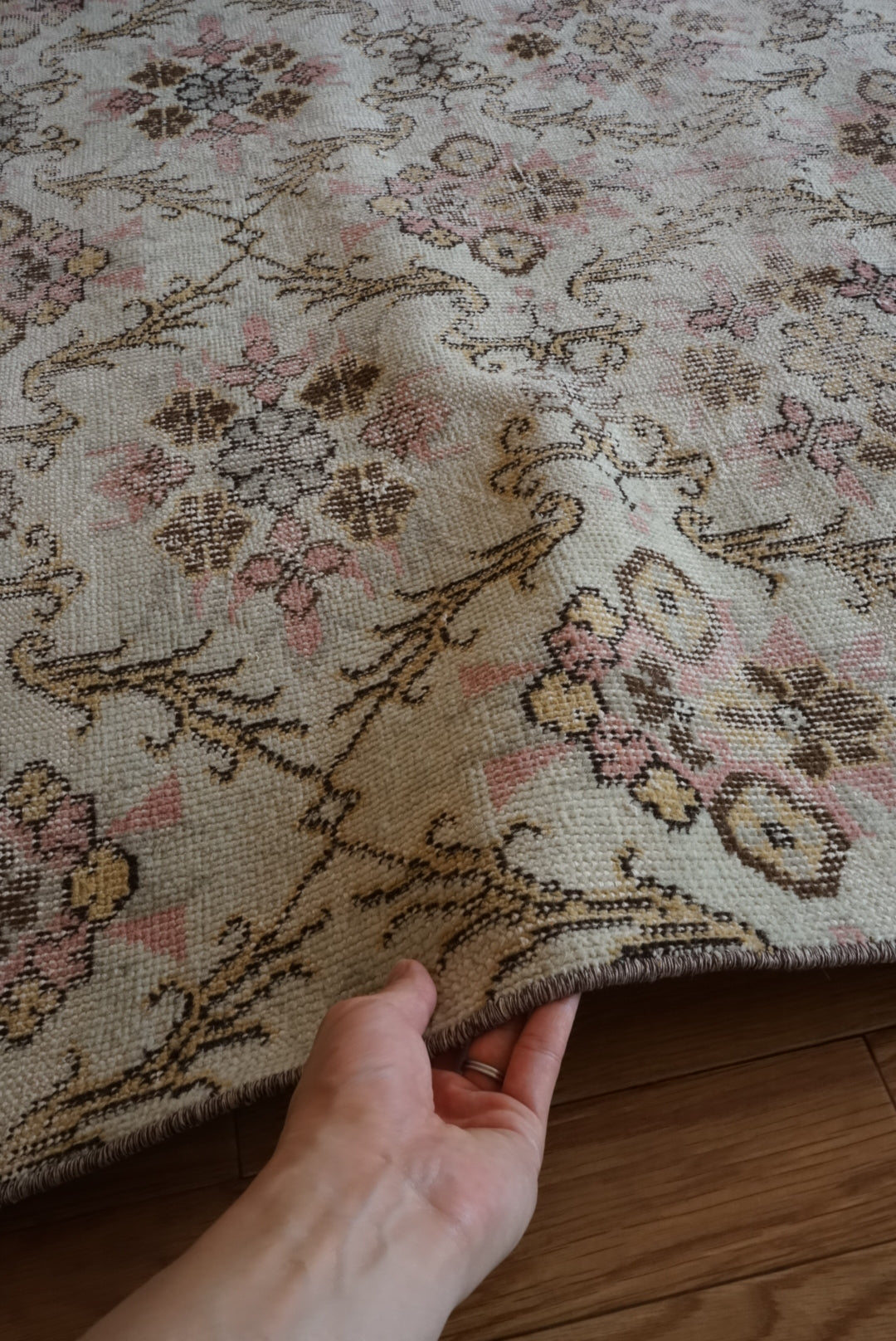 Türkiye Old Isparta Pink Flower 1970年代 179.5 × 134.5 cm No.TR25473