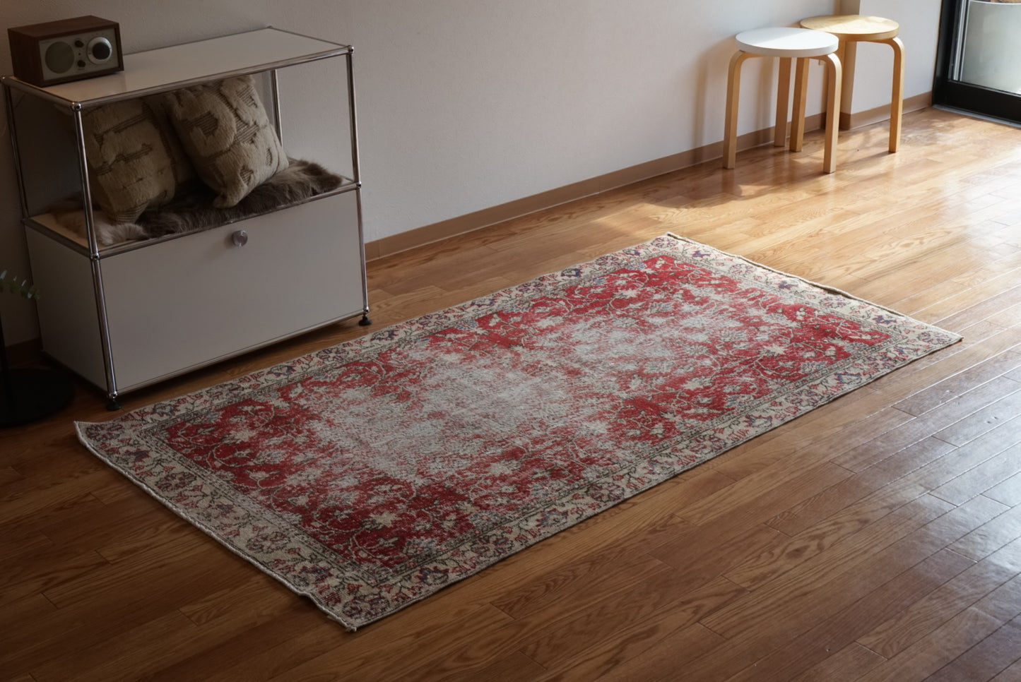 Türkiye Old Isparta Red Floral 1970年代 195 × 107.5 cm No.TR25447 / 国内送料無料