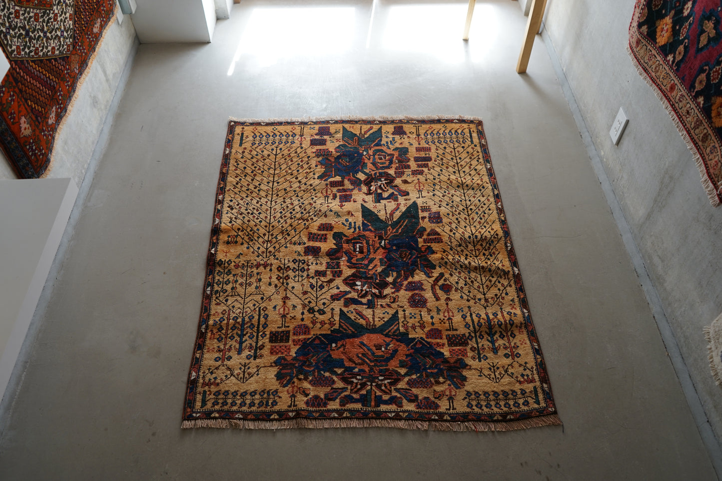 店頭販売 IRAN ANTIQUE QASHQAI SHIRAZ NEYRIZ 1770年代 114 × 129 cm