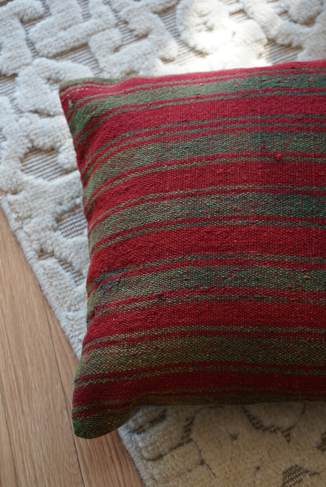 Türkiye Old Kilim Cushion Cover Green , Red Stripe Design 50 × 50 cm No.TR25556 / 送料無料・羊毛手織りキリム