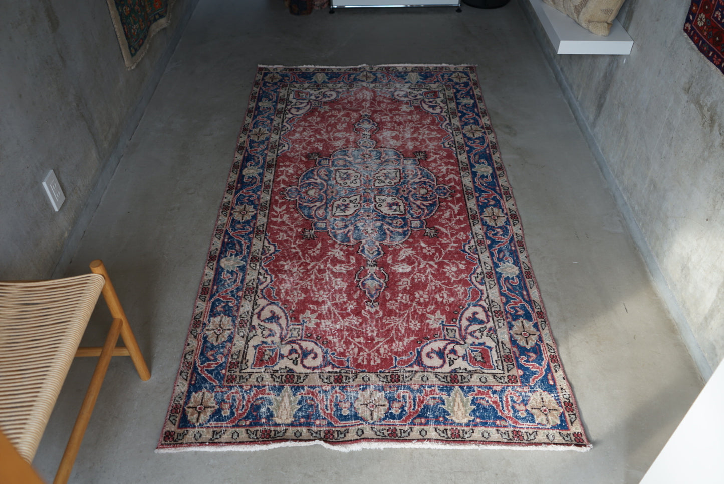 Türkiye Old Isparta Floral Red Medallion 1970年代 204 × 110.5 cm No.TR25258