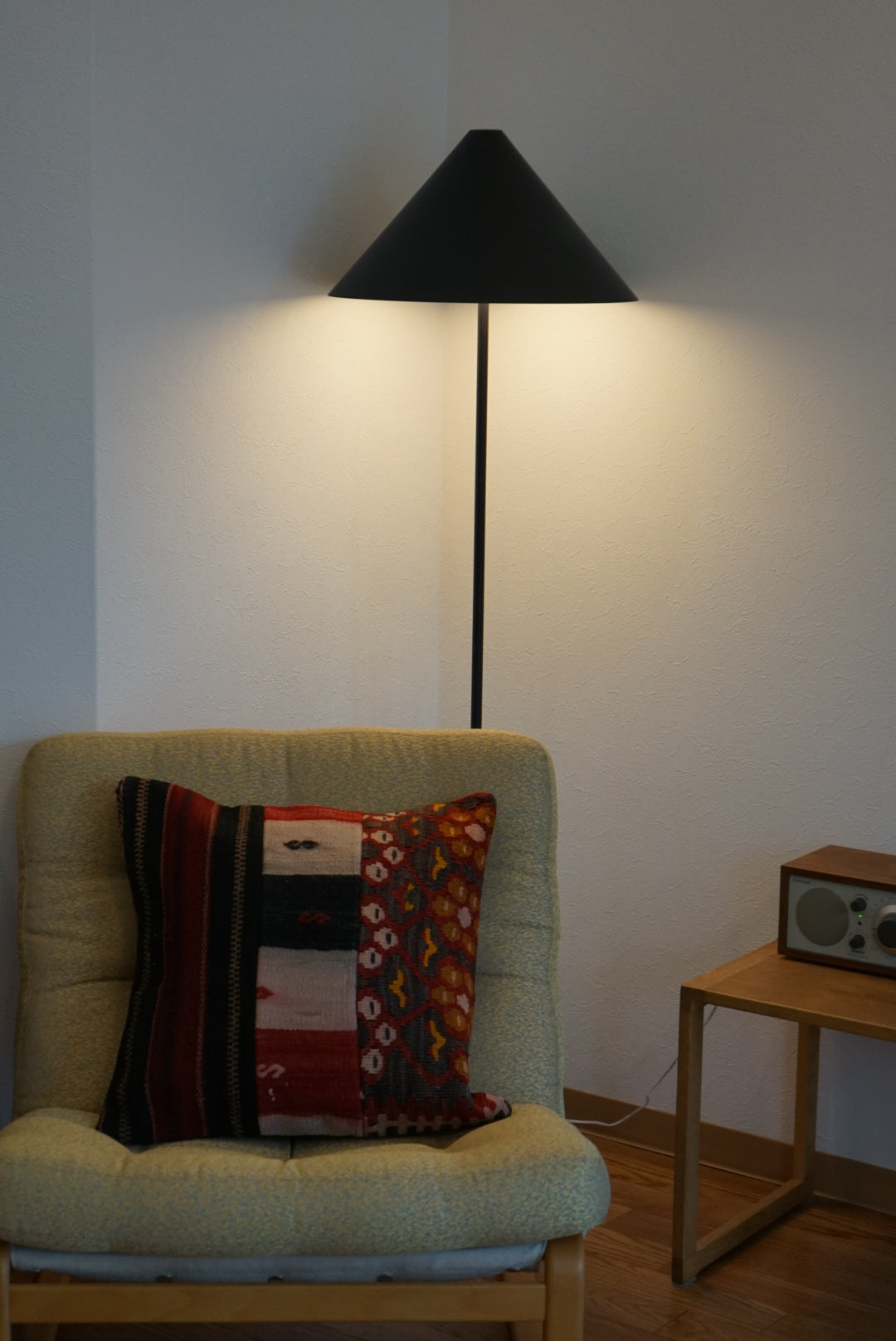 Türkiye Old Kilim Cushion Cover Red , Black , Beige Patchwork Design 45 × 45 cm No.TR25569 / 送料無料・羊毛手織りキリム