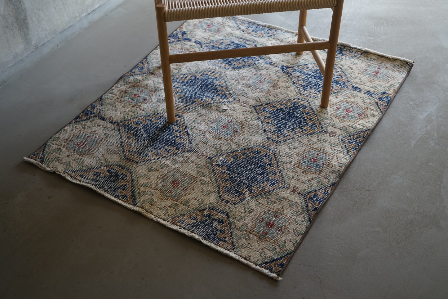 TURKEY VINTAGE ISPARTA 1980年代 125 × 80 cm No.TR25196