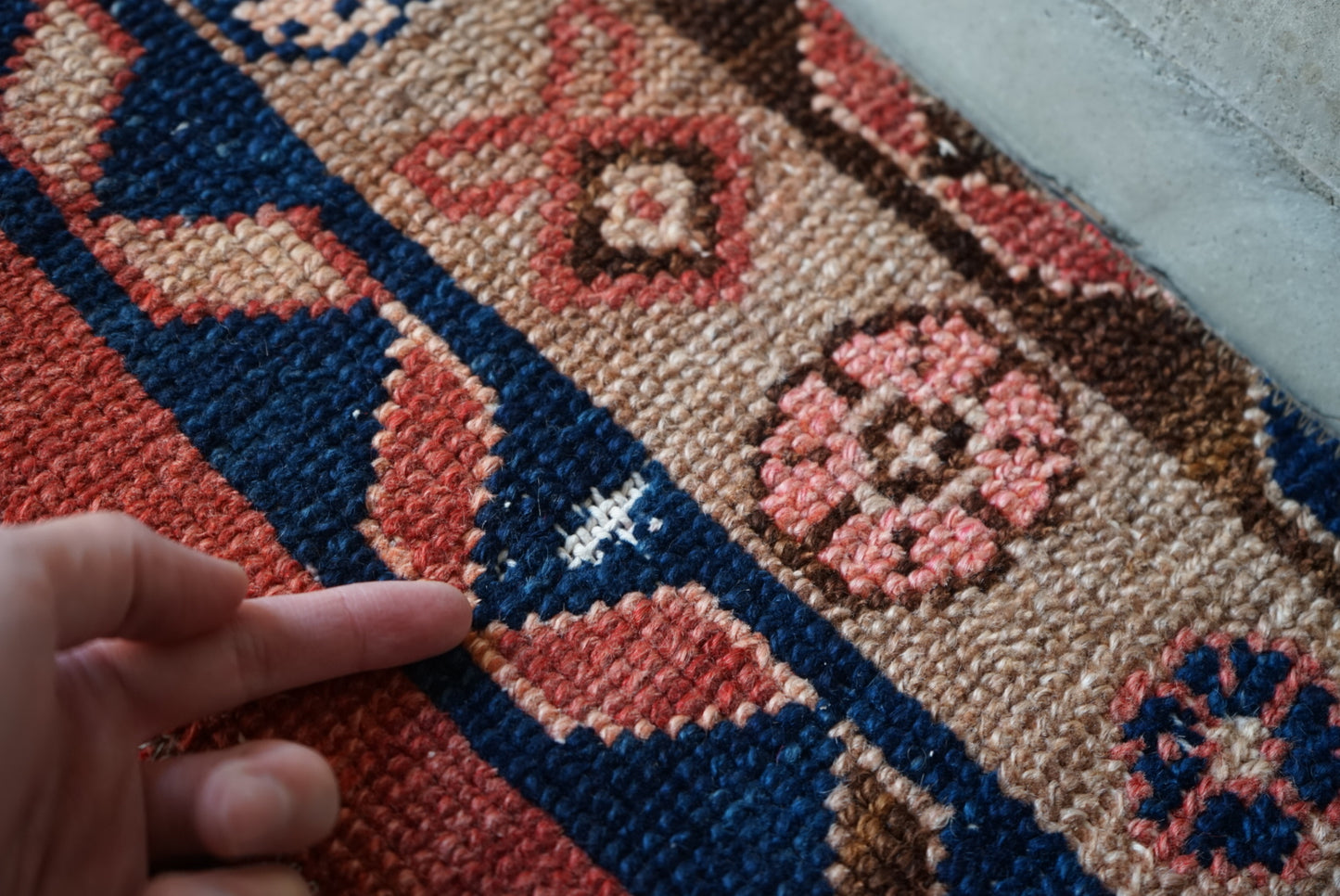 Türkiye Old Oushak Salmon Pink , Navy Runner 1970年代 191 × 60 cm No.TR25271