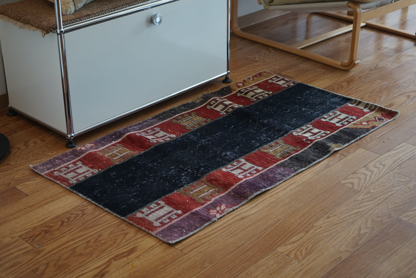 Türkiye Old Oushak Black , Red Patchwork Runner 1970年代 109 × 61.5 cm No.TR25421