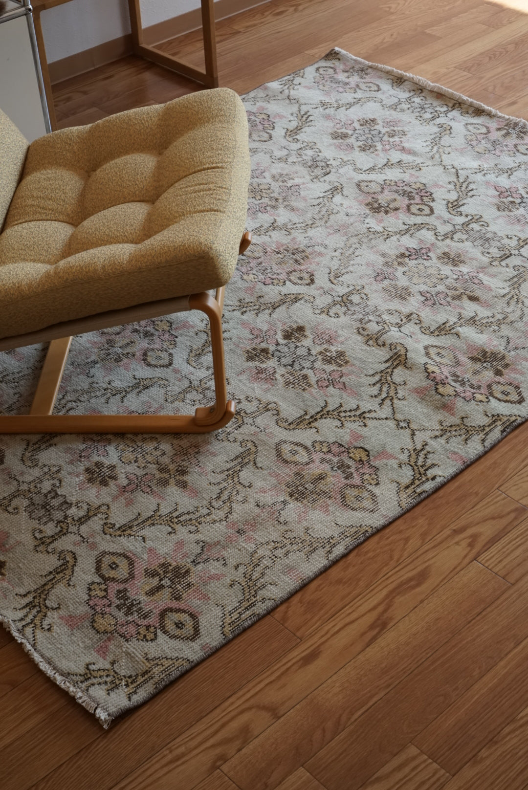 Türkiye Old Isparta Pink Flower 1970年代 179.5 × 134.5 cm No.TR25473