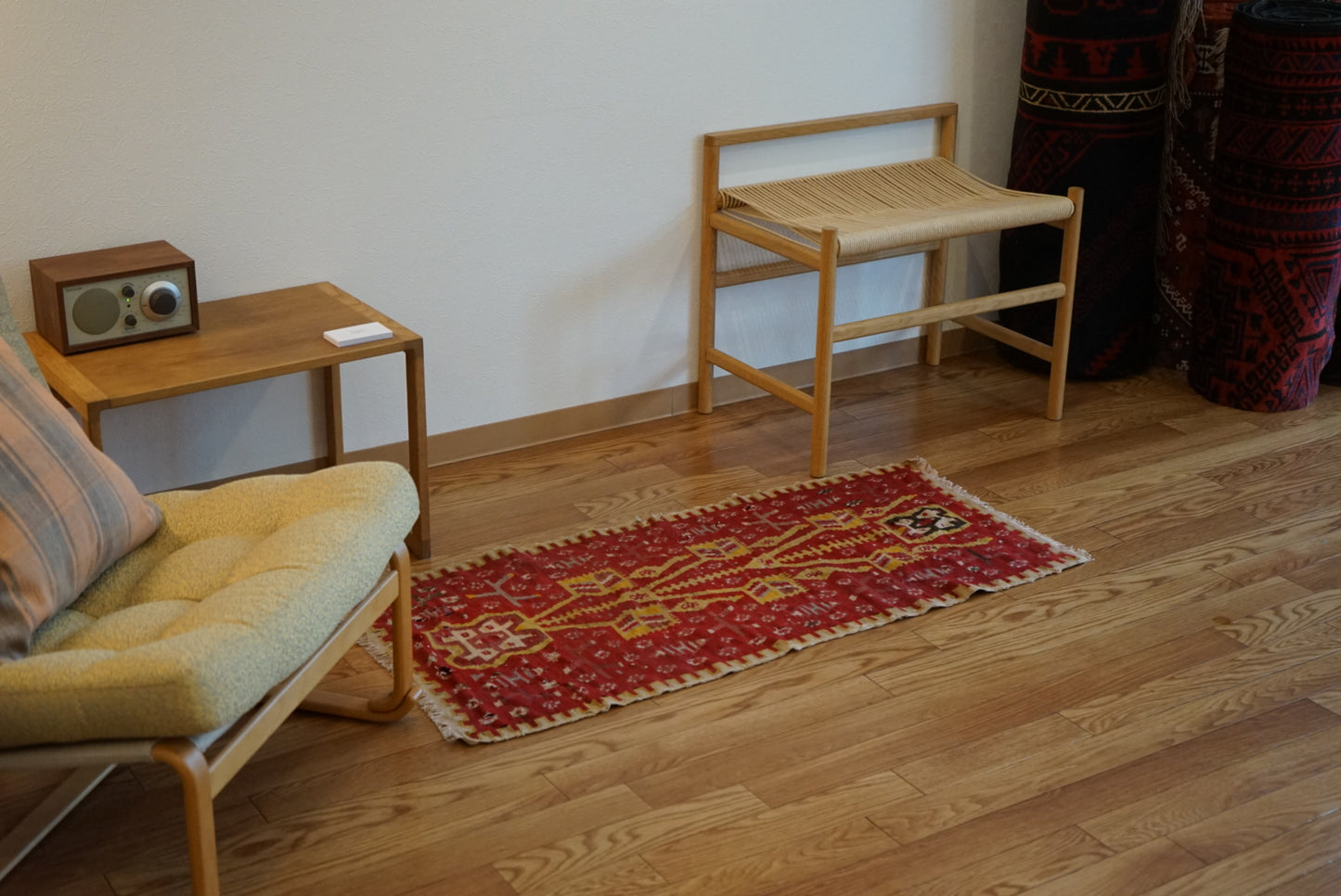 店頭販売 Tribal rug Türkiye Old Anatoria Kilim Tapestry Red , Yellow " Tree of life " 1960年代 111 × 53 cm No.TR25565 / 国内送料無料・羊毛手織りキリム