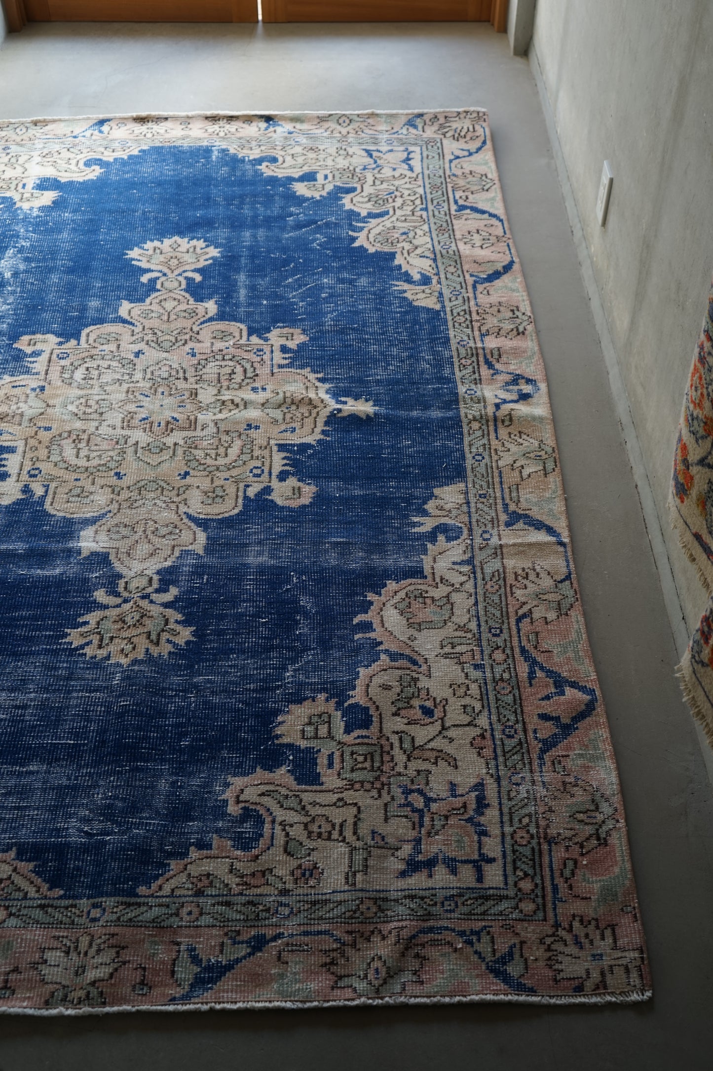 TURKEY OLD ISPARTA BLUE 1970年代 236 × 163 cm No.TR25205
