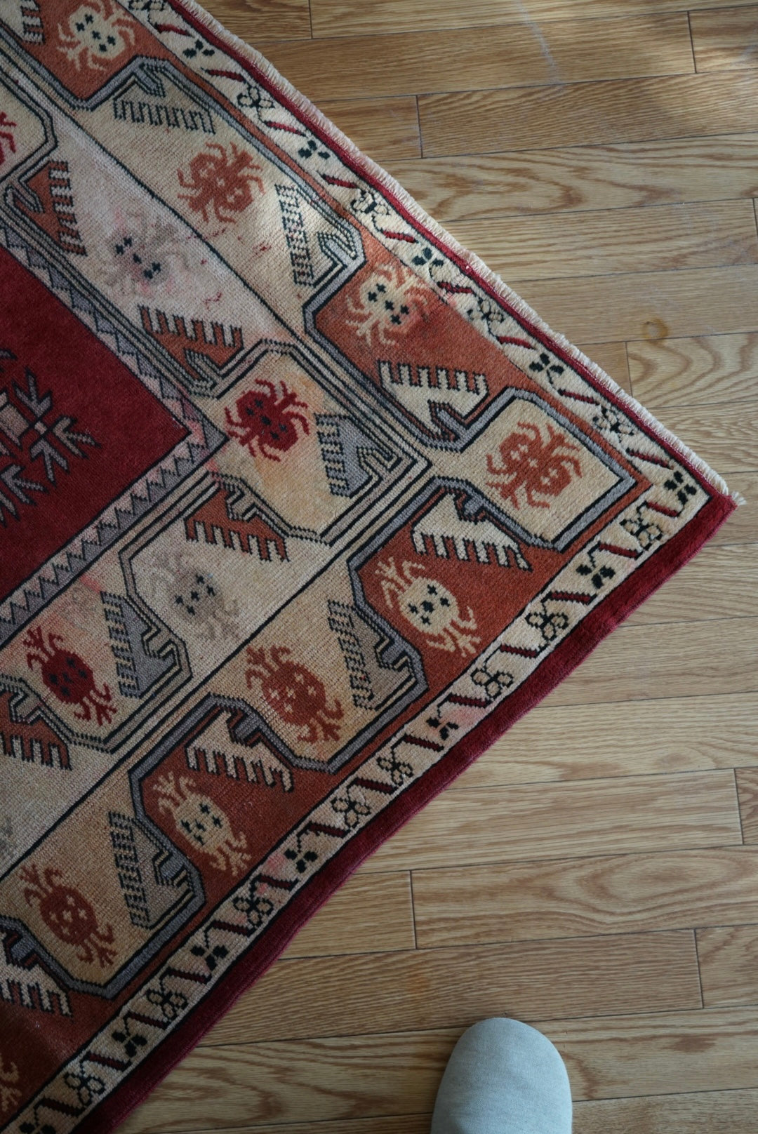 Türkiye Old Anatoria Beige , Red 1960年代 178 × 123 cm No.TR25552 / 国内送料無料・羊毛手織り絨毯